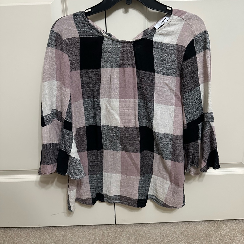 Ro & De Black/White/Pink Bell Sleeve Blouse